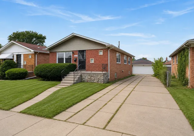 Photo 2 of Single family home for sale at 272 Madison Ave, Calumet City, IL 60409 | MLS# 12731925 | Listing updated on 2026-08-21