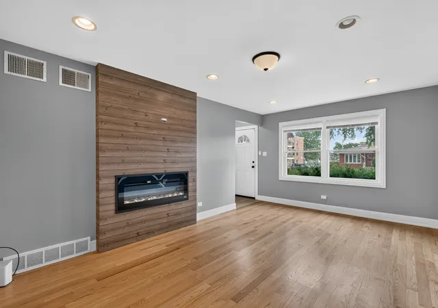 Photo 3 of Single family home for sale at 272 Madison Ave, Calumet City, IL 60409 | MLS# 12731925 | Listing updated on 2026-08-21