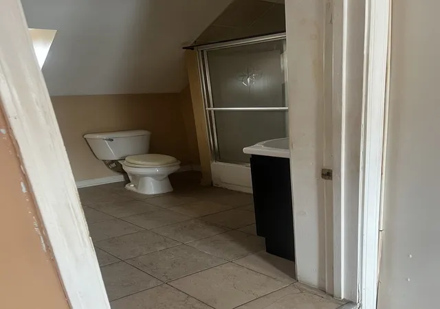 Listing Photo 4 - Condo for sale in building located at 2214 W Erie St, Chicago, IL 60612