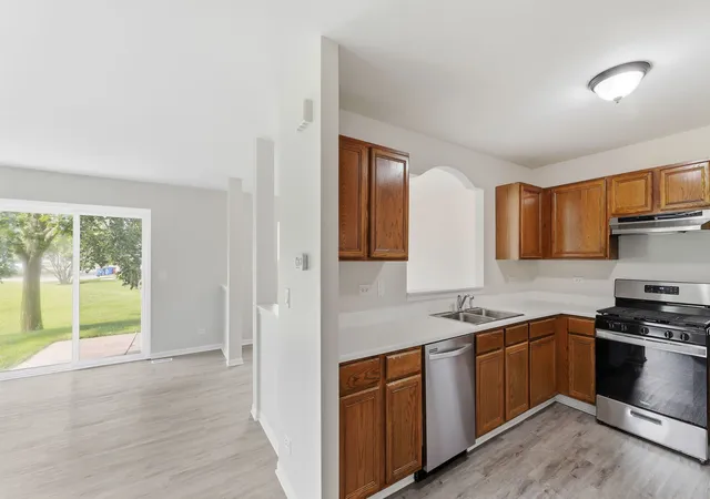 4th image of 1312 Jenna Dr #A, South Elgin, IL 60177 | MLS# 12731949