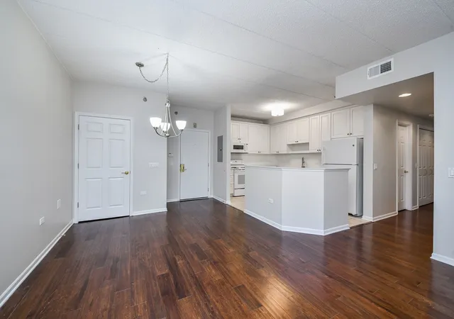Listing Photo 4 - Condo for sale in building located at 111 N Wheaton Ave, Wheaton, IL 60187 - Unit #103