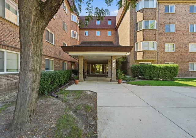 2nd image of 220 S Roselle Rd #524, Schaumburg, IL 60193 | MLS# 12731977