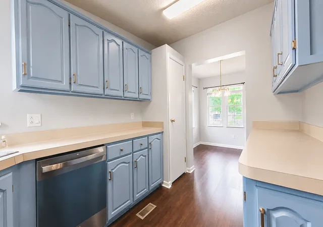 3rd image of 22734 Ravisloe Ln, Frankfort, IL 60423 | MLS# 12731979