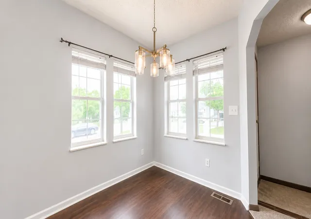 4th image of 22734 Ravisloe Ln, Frankfort, IL 60423 | MLS# 12731979