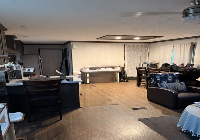 Photo 3 of Manufactured home for sale at 118 Lake Blf Dr, Oakwood, IL 61858 | MLS# 12731980 | Listing updated on 2026-08-20