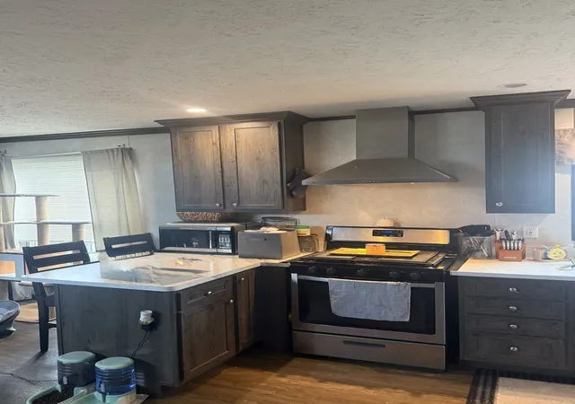 Photo 10 of Manufactured home for sale at 118 Lake Blf Dr, Oakwood, IL 61858 | MLS# 12731980 | Listing updated on 2026-08-20