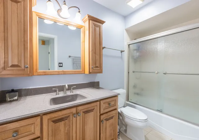 2nd image of 15700 Deerfield Ct, Orland Park, IL 60462