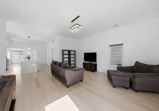 Photo 4 of Single family home for sale at 11154 S Troy St, Chicago, IL 60655 | MLS# 12731990 | Listing updated on 2026-08-19