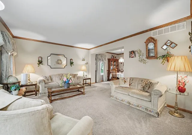 5th image of 915 Joan Ct, Naperville, IL 60540 | MLS# 12731991