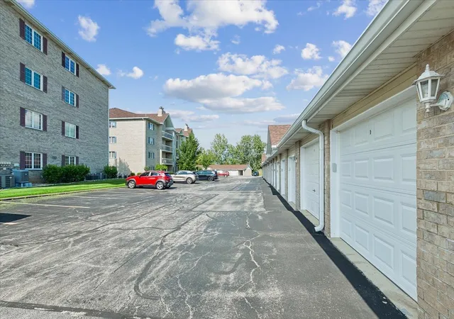 2nd image of 7763 Bristol Park Dr, Tinley Park, IL 60477