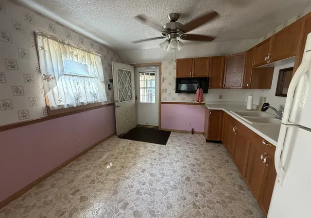 2nd image of 115 Valley St, Kewanee, IL 61443 | MLS# 12732033