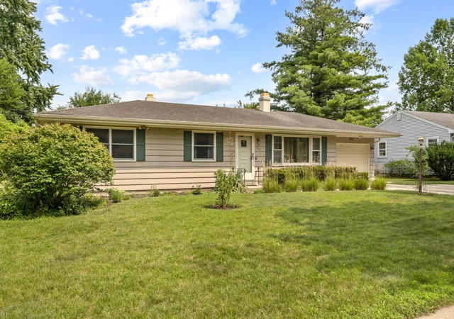 1st image of 947 Diane Ave, Elgin, IL 60123 | MLS# 12732036