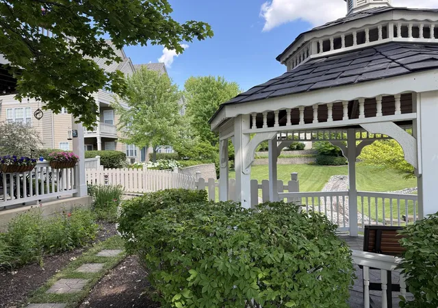 2nd image of 370 W Sundown Ct #D, Wauconda, IL 60084 | MLS# 12732067