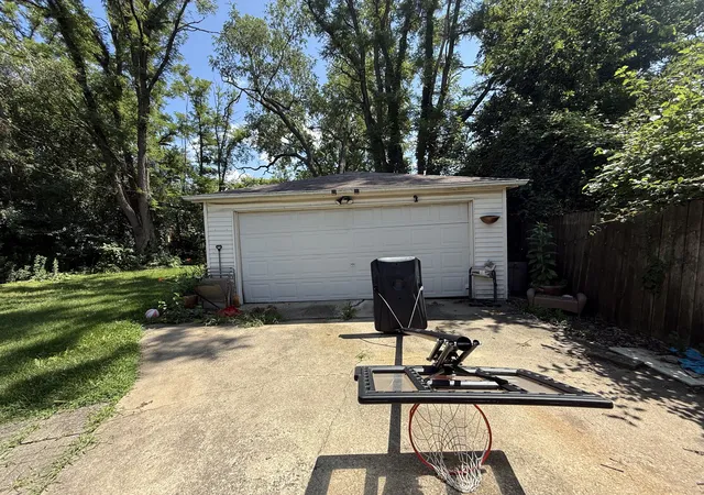 Photo 2 of Single family home for sale at 357 Serena Dr, Chicago Heights, IL 60411 | MLS# 12732086 | Listing updated on 2026-08-19