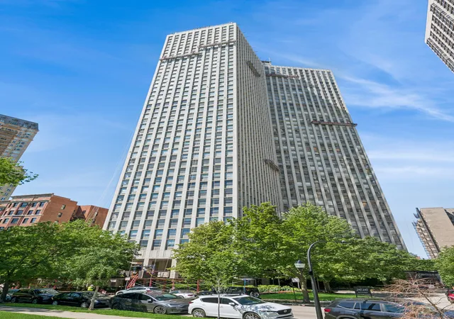 Photo 1 of Condo for sale at 2626 N Lakeview Ave #302, Chicago, IL 60614 | MLS# 12732098 | Listing updated on 2026-08-23