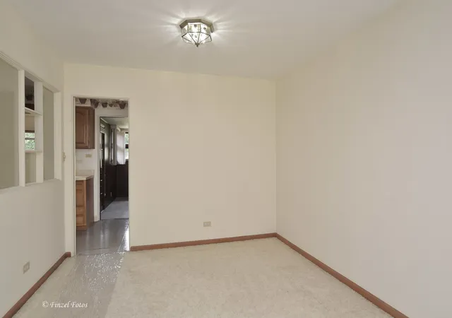 Photo 3 of Single family home for sale at 516 S Main St, Mount Prospect, IL 60056 | MLS# 12732103 | Listing updated on 2026-08-26