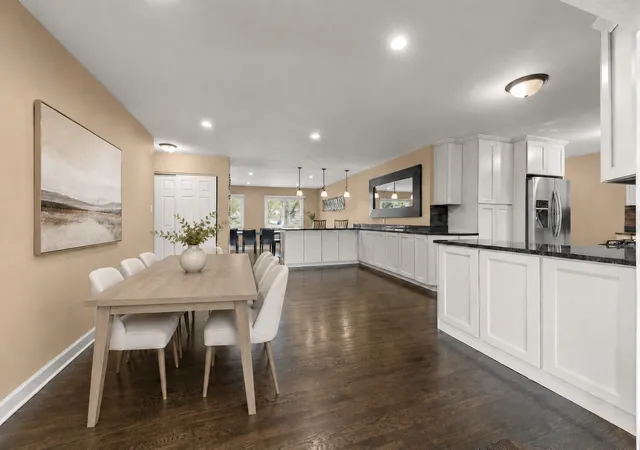 Photo 4 of Single family home for sale at 5818 Ridgewood Dr, Western Springs, IL 60558 | MLS# 12732106 | Listing updated on 2026-09-03