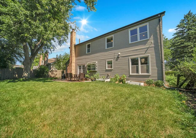 Photo 36 of Single family home for sale at 256 E Fox Hl Dr, Buffalo Grove, IL 60089 | MLS# 12732115 | Listing updated on 2026-08-19