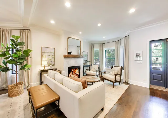 Photo 3 of Sale Pending at 2136 W Waveland Ave, Chicago, IL 60618 | MLS# 12732121 | Listing updated on 2026-08-27
