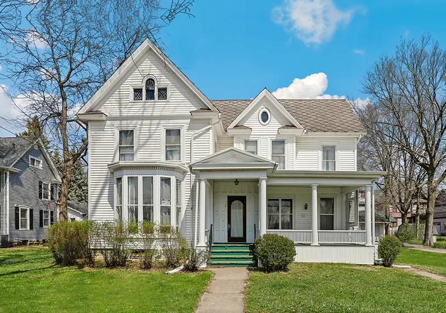 Photo 1 of Single family home for sale at 309 E 3rd Street, Sandwich, IL 60548 | MLS# 12732128 | Listing updated on 2026-08-19