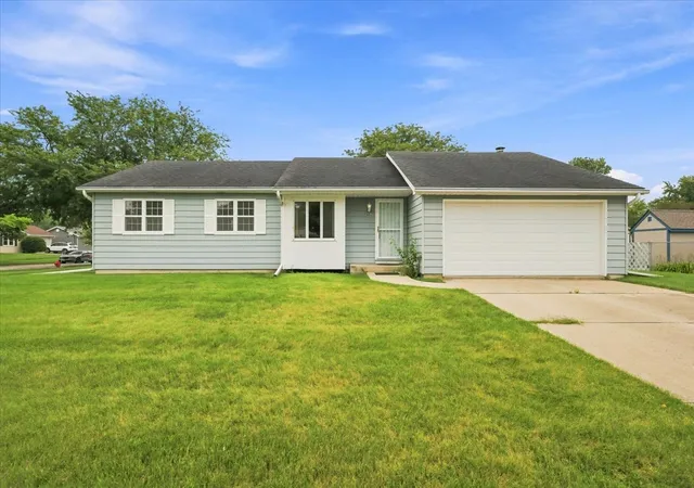 1st image of 482 Pinewood Dr, North Aurora, IL 60542 | MLS# 12732133