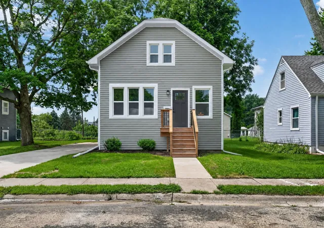 Photo 2 of Single family home for sale at 558 S 3rd Street, Rochelle, IL 61068 | MLS# 12732139 | Listing updated on 2026-08-22