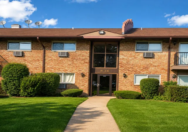 1st image of 836 E Old Willow Rd #11111, Prospect Heights, IL 60070 | MLS# 12732150