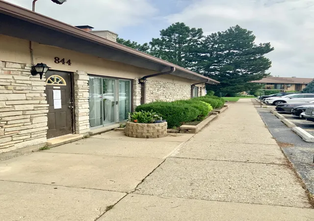 16th image of 836 E Old Willow Rd #11111, Prospect Heights, IL 60070 | MLS# 12732150