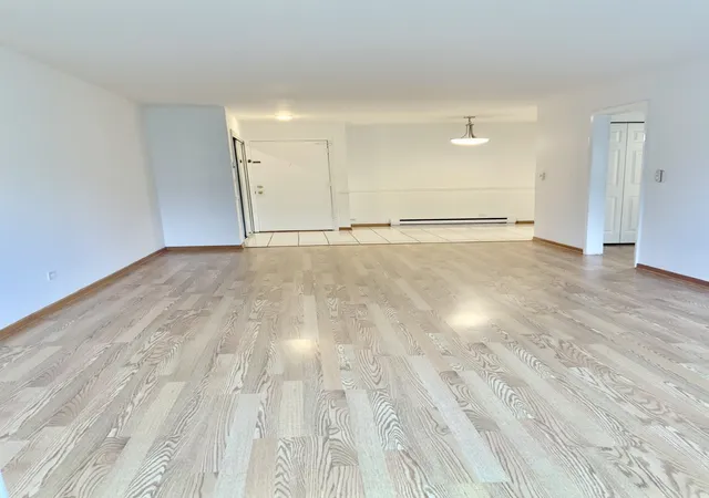 4th image of 836 E Old Willow Rd #11111, Prospect Heights, IL 60070 | MLS# 12732150