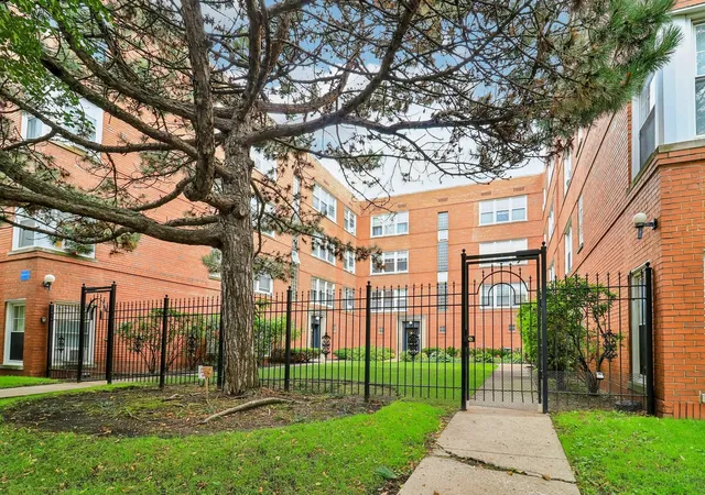 Photo 1 of Condo for sale at 2408 W Farragut Ave #2A, Chicago, IL 60625 | MLS# 12732152 | Listing updated on 2026-08-21