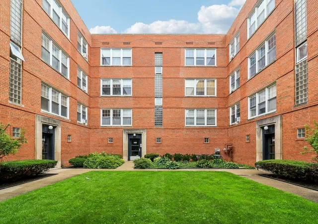 Photo 2 of Condo for sale at 2408 W Farragut Ave #2A, Chicago, IL 60625 | MLS# 12732152 | Listing updated on 2026-08-21