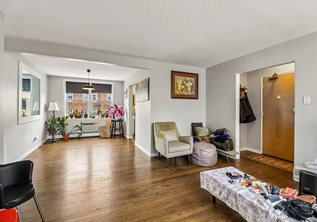 Listing Photo 5 - Condo for sale in building located at 2408 W Farragut Ave, Chicago, IL 60625 - Unit #2A