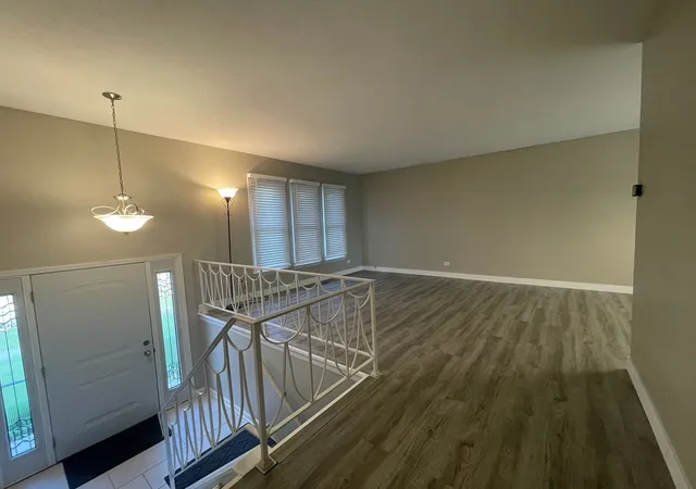 2nd image of 337 Merlin Ct, Bolingbrook, IL 60440 | MLS# 12732239
