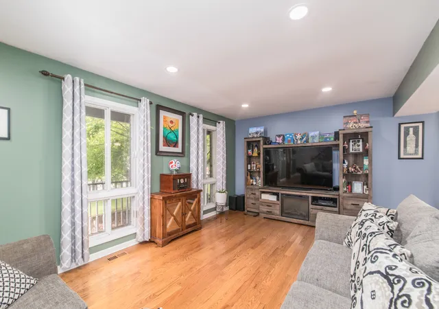 Photo 3 of Single family home for sale at 144 Red Cedar Dr, Streamwood, IL 60107 | MLS# 12732249 | Listing updated on 2026-08-25
