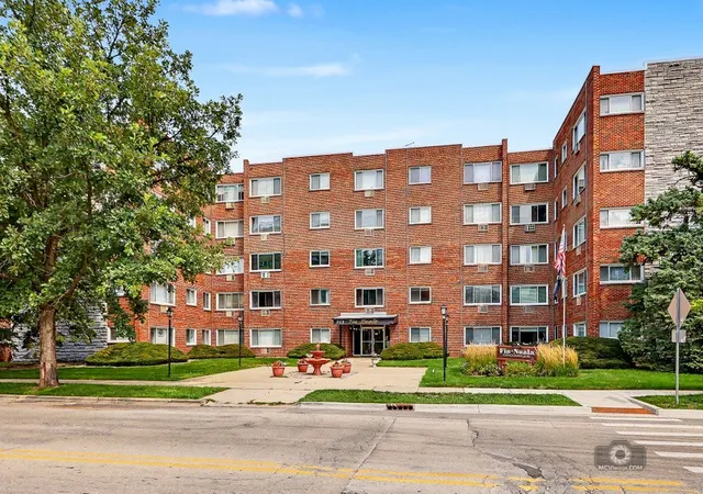 1st image of 222 Madison St #109, Joliet, IL 60435 | MLS# 12732252