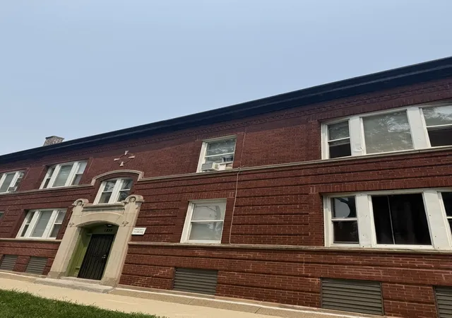 Listing Photo 2 - Condo for sale in building located at 5658 S Honore St, Chicago, IL 60636 - Unit #