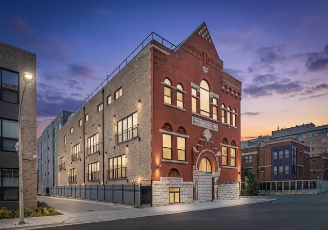 2nd image of 505 W Elm St #3, Chicago, IL 60610 | MLS# 12732291