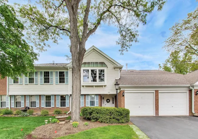 1st image of 592 Edinburgh Ln #B, Prospect Heights, IL 60070 | MLS# 12732316