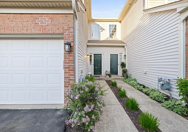 2nd image of 2247 Stoughton Dr, Aurora, IL 60502 | MLS# 12732329