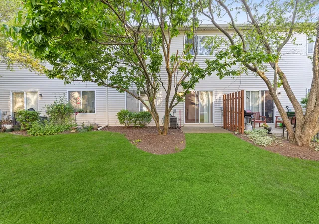 34th image of 2247 Stoughton Dr, Aurora, IL 60502 | MLS# 12732329