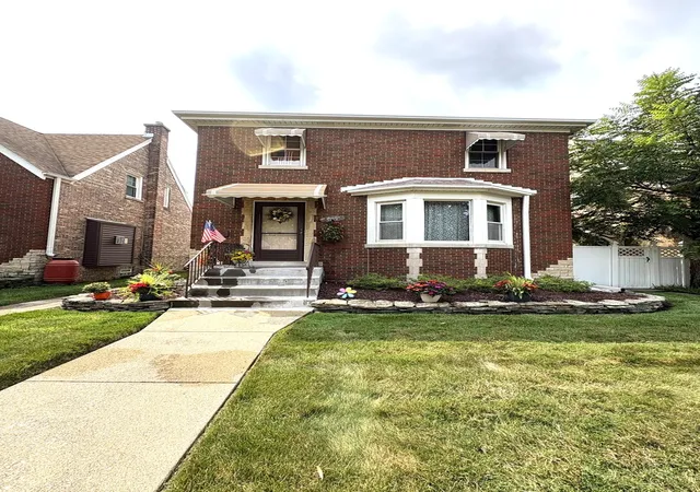 3rd image of 3620 Wenonah Ave, Berwyn, IL 60402 | MLS# 12732333