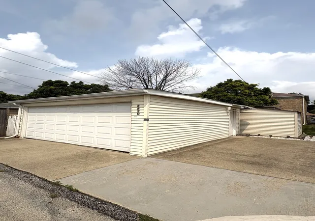 35th image of 3620 Wenonah Ave, Berwyn, IL 60402 | MLS# 12732333