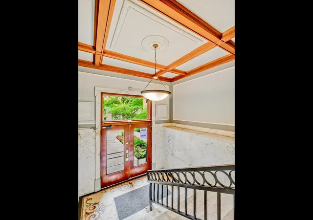 Photo 3 of Condo for sale at 559 W Surf St #500, Chicago, IL 60657 | MLS# 12732337 | Listing updated on 2026-08-25