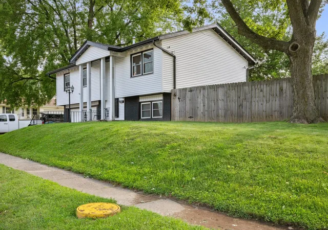 43rd image of 1810 15th St, Silvis, IL 61282 | MLS# 12732339