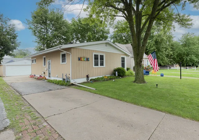 Photo 1 of Single family home for sale at 2127 36th Street, Rock Island, IL 61201 | MLS# 12732354 | Listing updated on 2026-08-27