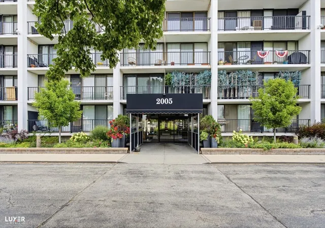 Photo 2 of Condo for sale at 2005 S Finley Rd #504, Lombard, IL 60148 | MLS# 12732357 | Listing updated on 2026-08-19