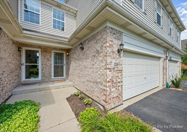 Photo 3 of Townhouse for sale at 1248 Bradley Cir, Elgin, IL 60120 | MLS# 12732361 | Listing updated on 2026-09-04