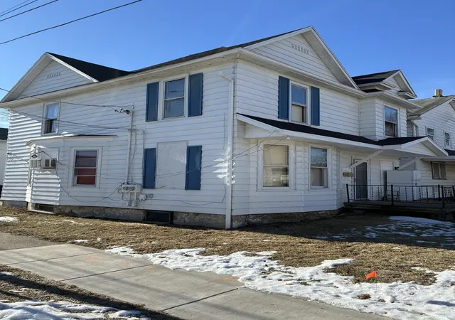 Photo 15 of Single family home for sale at 303 W Spring St, Freeport, IL 61032 | MLS# 12732376 | Listing updated on 2026-08-19