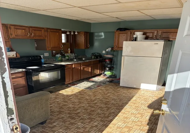Photo 2 of Single family home for sale at 303 W Spring St, Freeport, IL 61032 | MLS# 12732376 | Listing updated on 2026-08-19