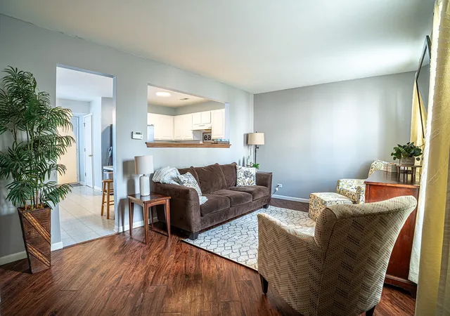 3rd image of 233 W Washington St, Oswego, IL 60543 | MLS# 12732388